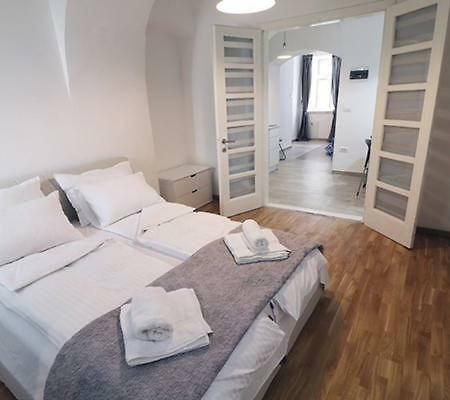 Apartman Tina Novi Sad Exterior foto