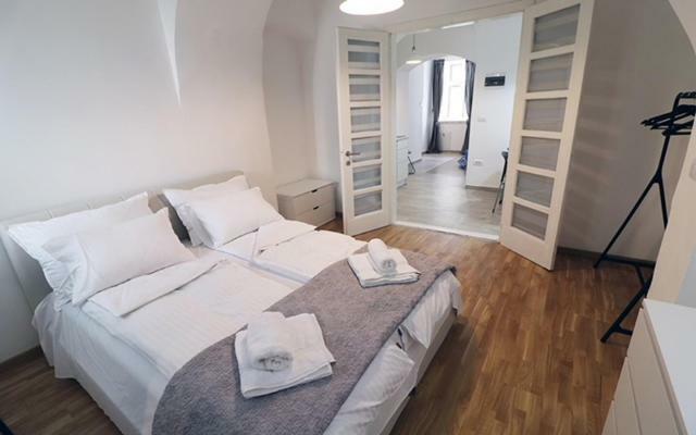 Apartman Tina Novi Sad Exterior foto